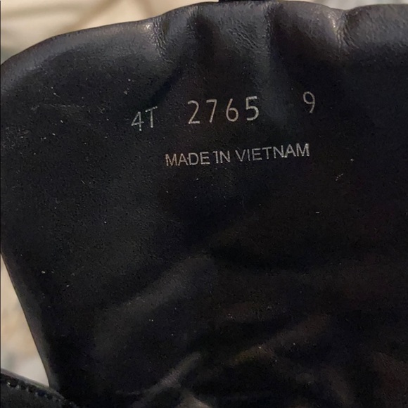 Use Prada hardly wear - Picture 2 of 4